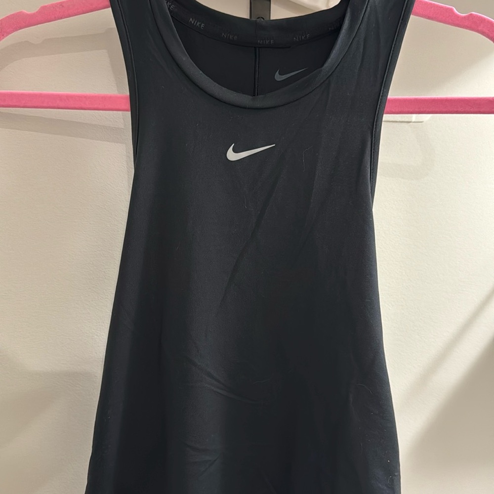 Black Nike Crop top size M NWOT